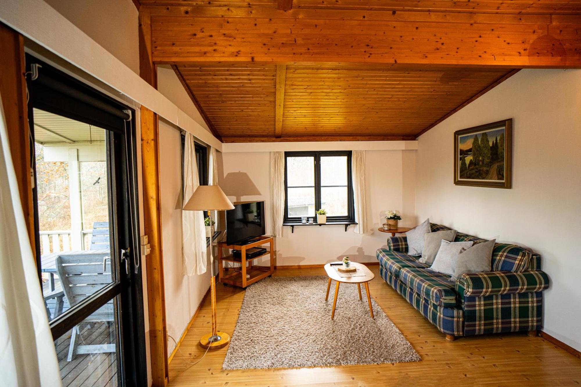 Ferienhaus Smultronsstaelle Hjo, Vaettern Dış mekan fotoğraf